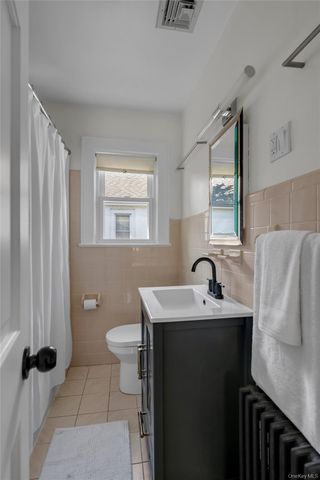 48 Hillview Avenue, Port Washington, NY 11050