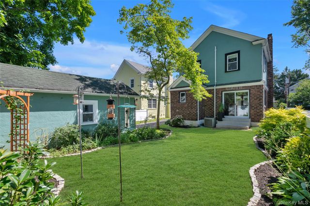 48 Hillview Avenue, Port Washington, NY 11050