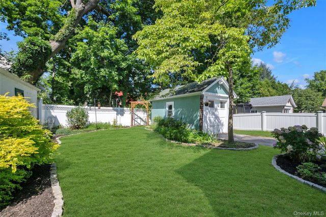 48 Hillview Avenue, Port Washington, NY 11050