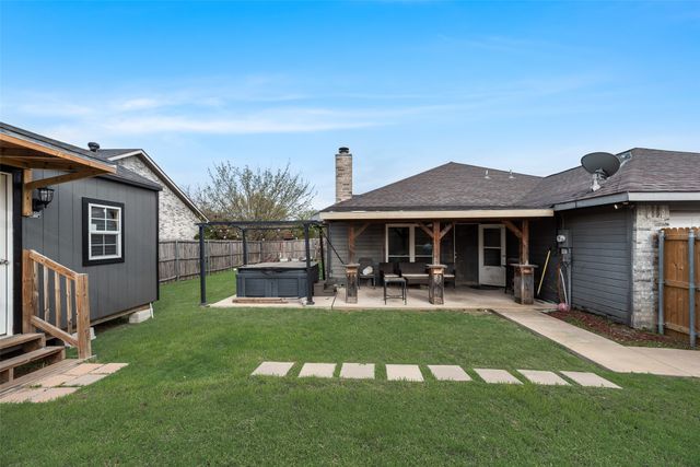 1205 Candlenut Court, Desoto, TX 75115