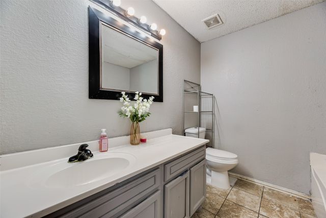 1205 Candlenut Court, Desoto, TX 75115