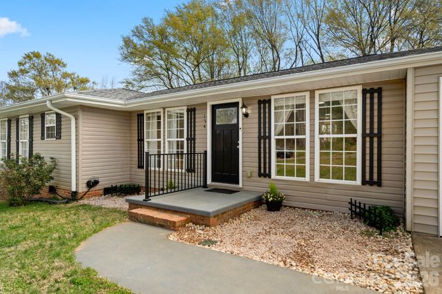 154 Shadowgate Drive, Forest City, NC 28043