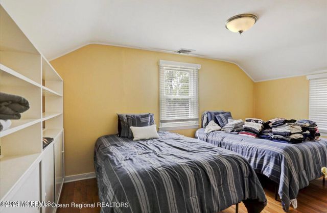 20 Clarence Avenue, Long Branch, NJ 07740