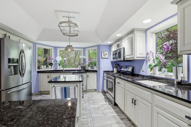 611 HONEY BEAR COURT, Waupaca, WI 54981