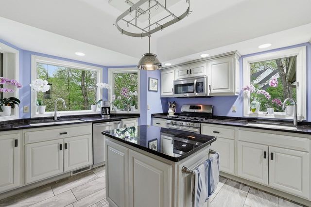 611 HONEY BEAR COURT, Waupaca, WI 54981