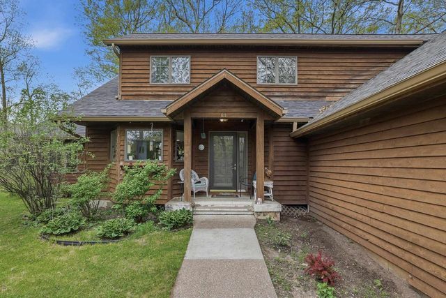 611 HONEY BEAR COURT, Waupaca, WI 54981