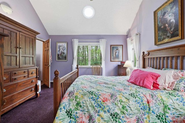 611 HONEY BEAR COURT, Waupaca, WI 54981