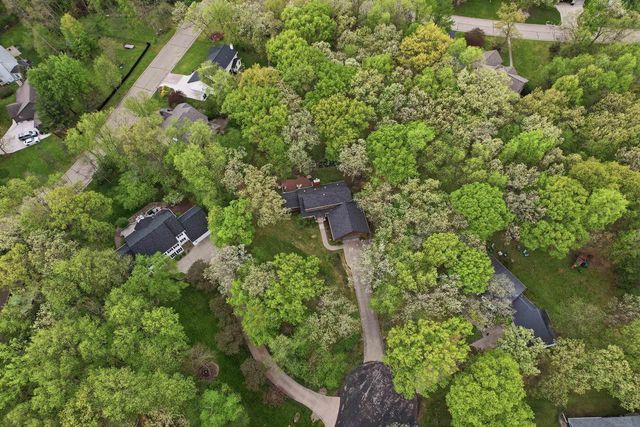 611 HONEY BEAR COURT, Waupaca, WI 54981