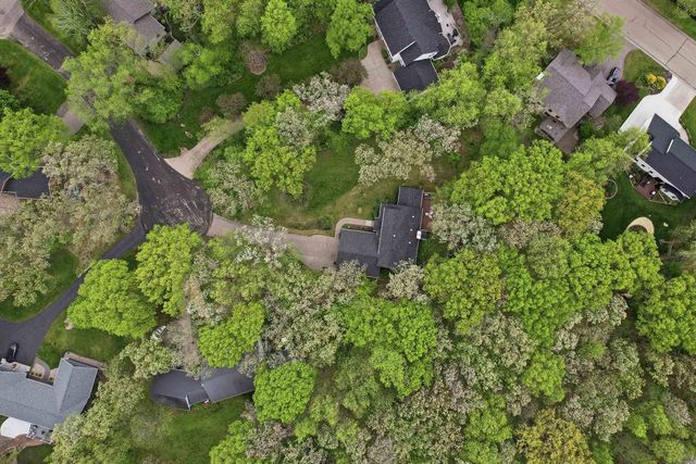 611 HONEY BEAR COURT, Waupaca, WI 54981