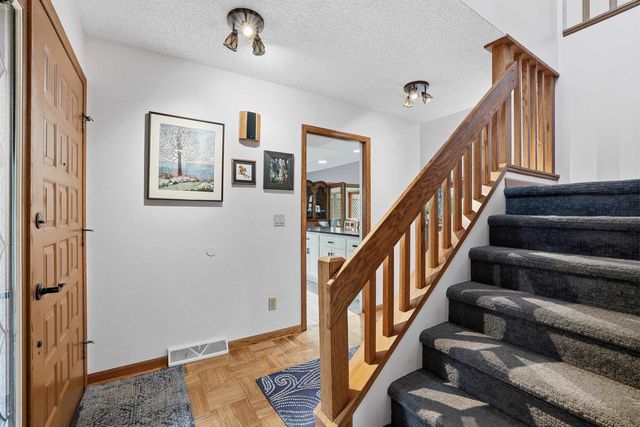 611 HONEY BEAR COURT, Waupaca, WI 54981