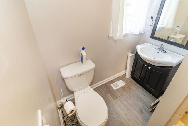 423 W Sycamore Street, Boonville, IN 47601
