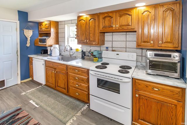 423 W Sycamore Street, Boonville, IN 47601