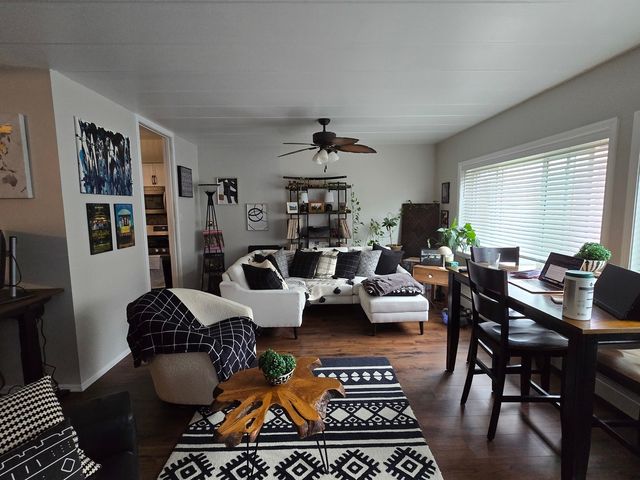 1139 Leavitt Avenue 203, Flossmoor, IL 60422