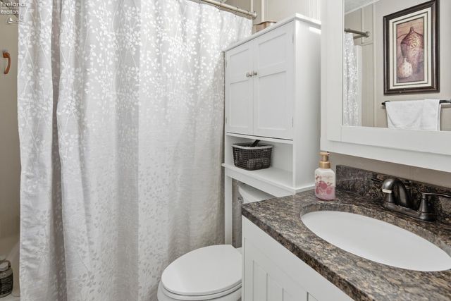 1094 Millbrook Drive, Fremont, OH 43420