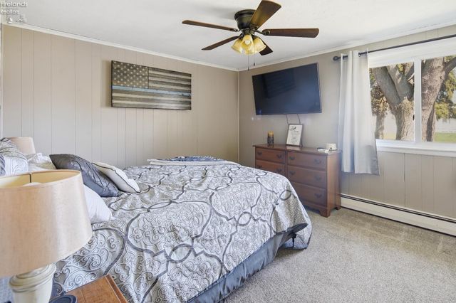 1094 Millbrook Drive, Fremont, OH 43420