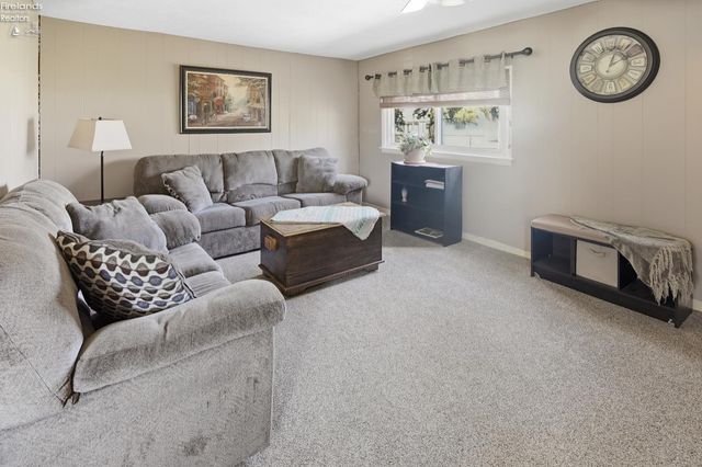 1094 Millbrook Drive, Fremont, OH 43420