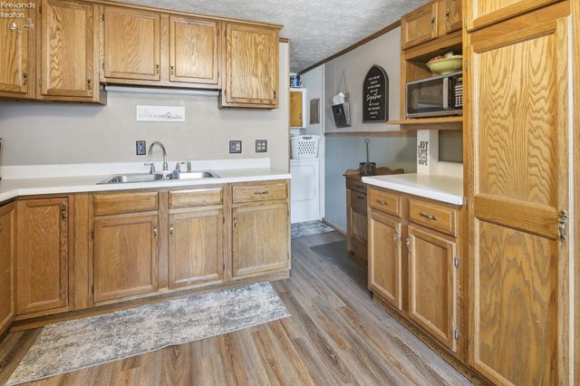 1094 Millbrook Drive, Fremont, OH 43420