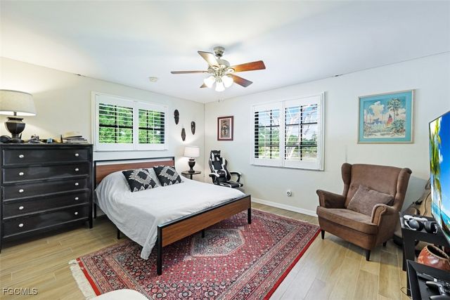 1030 Aqua LN, Fort Myers, FL 33919