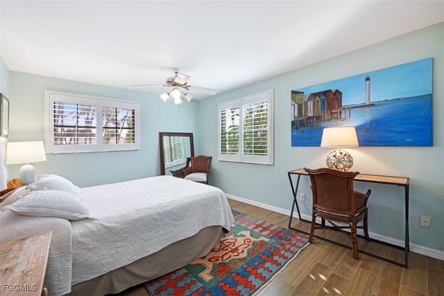 1030 Aqua LN, Fort Myers, FL 33919