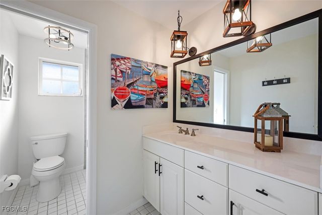 1030 Aqua LN, Fort Myers, FL 33919