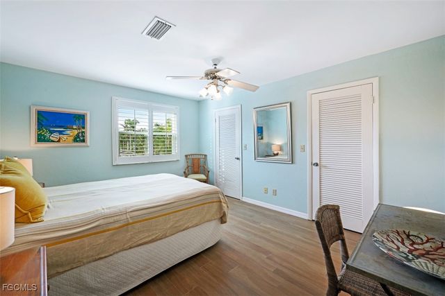 1030 Aqua LN, Fort Myers, FL 33919