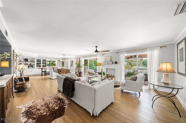 1030 Aqua LN, Fort Myers, FL 33919