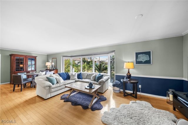 1030 Aqua LN, Fort Myers, FL 33919