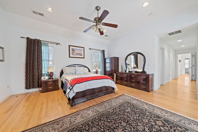 20 Coolidge Ave, Norwood, MA 02062