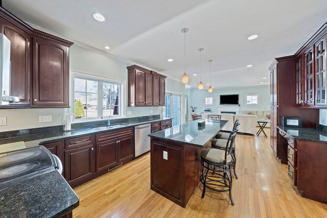 20 Coolidge Ave, Norwood, MA 02062