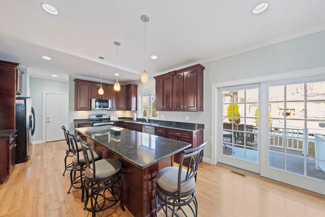 20 Coolidge Ave, Norwood, MA 02062