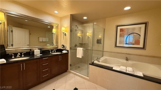 135 East Harmon Avenue 2318, Las Vegas, NV 89109