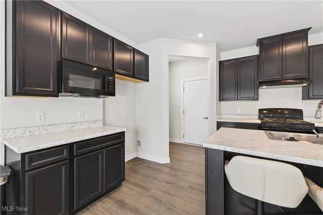 15243 Woodsong Drive, Middlefield, OH 44062