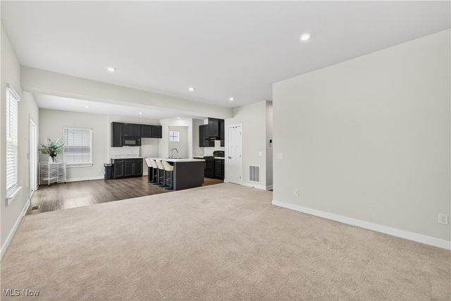 15243 Woodsong Drive, Middlefield, OH 44062