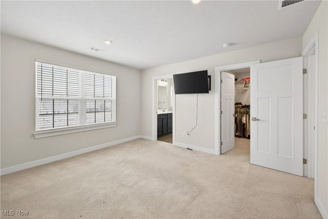 15243 Woodsong Drive, Middlefield, OH 44062