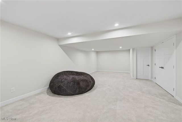 15243 Woodsong Drive, Middlefield, OH 44062