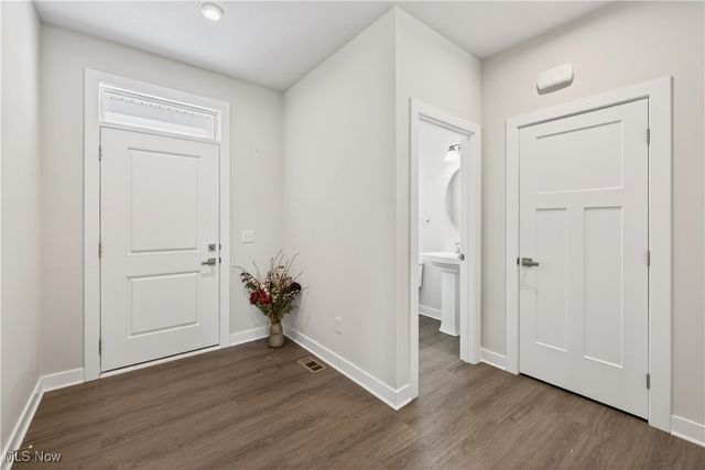 15243 Woodsong Drive, Middlefield, OH 44062