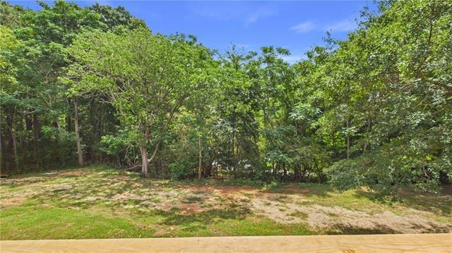 450 E End Road, Covington, GA 30014