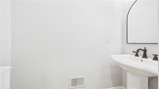 450 E End Road, Covington, GA 30014