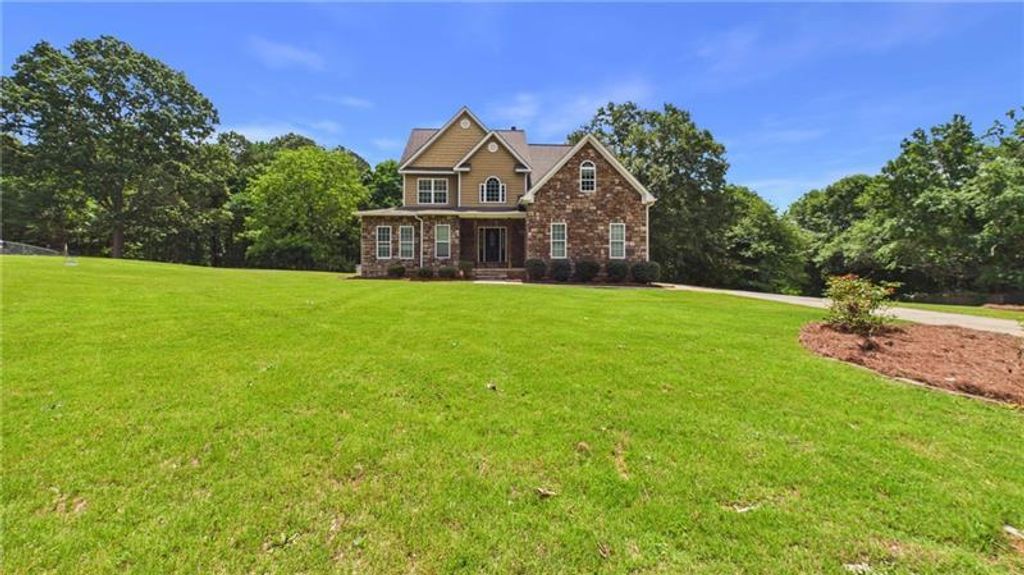 450 E End Road, Covington, GA 30014