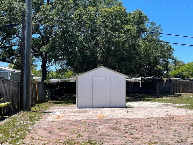 3842 HAWKEYE CIRCLE, Sarasota, FL 34232