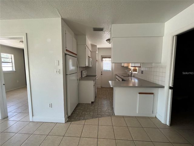 3842 HAWKEYE CIRCLE, Sarasota, FL 34232