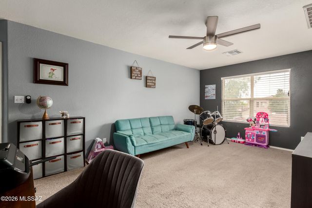 8449 E Hodgman Place, Tucson, AZ 85747