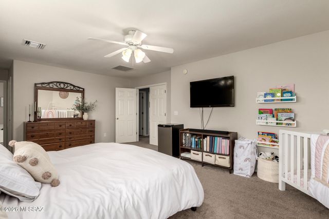 8449 E Hodgman Place, Tucson, AZ 85747