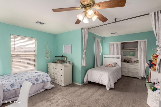 8449 E Hodgman Place, Tucson, AZ 85747