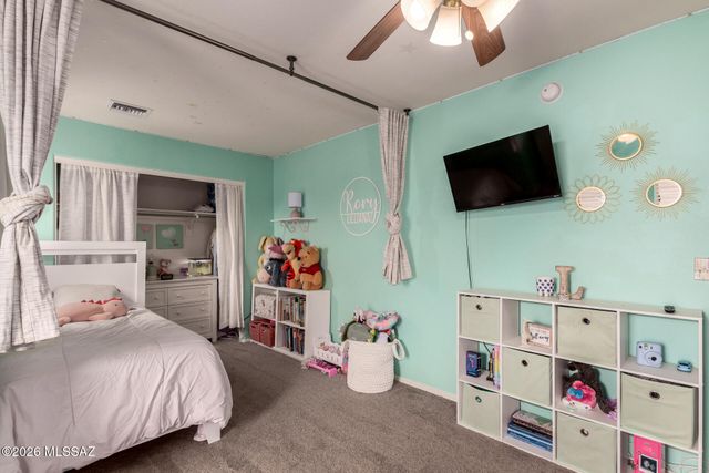 8449 E Hodgman Place, Tucson, AZ 85747