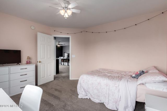 8449 E Hodgman Place, Tucson, AZ 85747