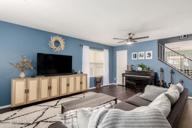 8449 E Hodgman Place, Tucson, AZ 85747