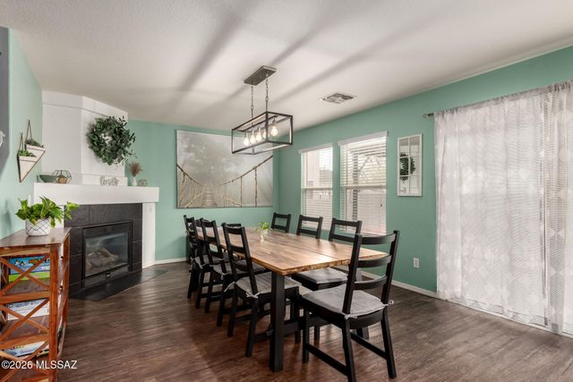 8449 E Hodgman Place, Tucson, AZ 85747