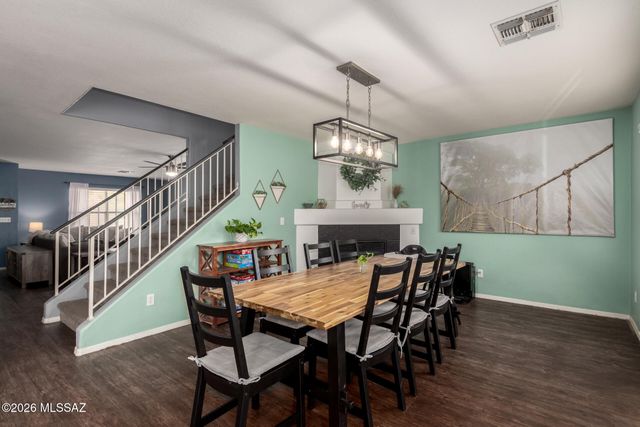 8449 E Hodgman Place, Tucson, AZ 85747