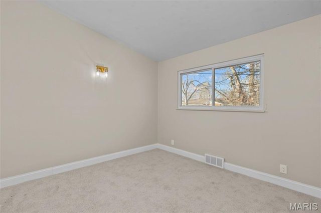 2345 Hummingbird Drive, St Louis, MO 63033